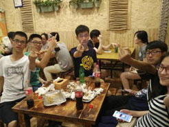 华宁烧烤加盟,学烧烤技术,开烧烤店多少钱疯狂烤翅加盟
